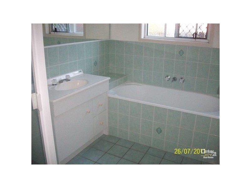 2/12 Chirn Crescent, Labrador QLD 4215