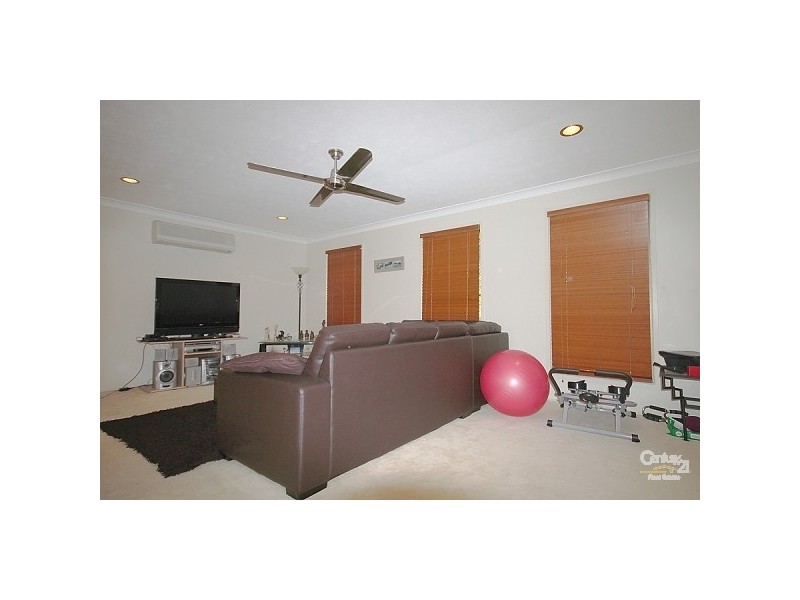 8 Nalya Court, Mermaid Waters QLD 4218