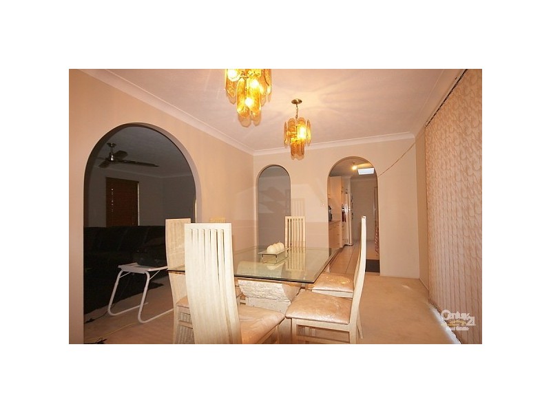 8 Nalya Court, Mermaid Waters QLD 4218