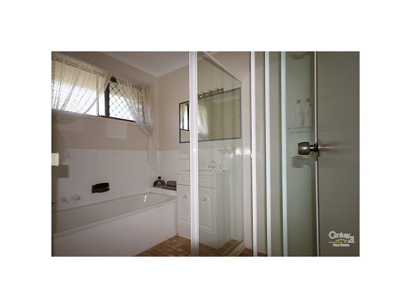 8 Nalya Court, Mermaid Waters QLD 4218