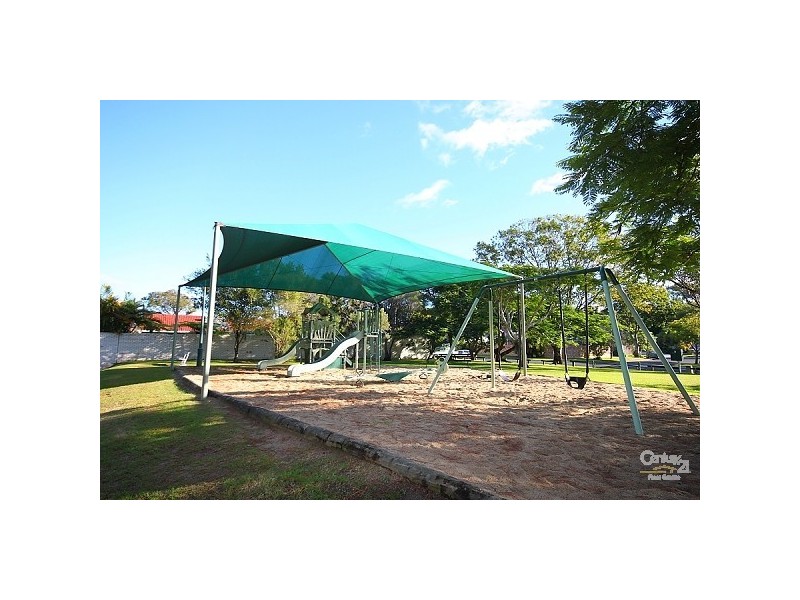 8 Nalya Court, Mermaid Waters QLD 4218