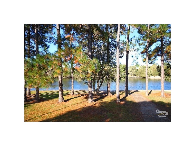 8 Nalya Court, Mermaid Waters QLD 4218