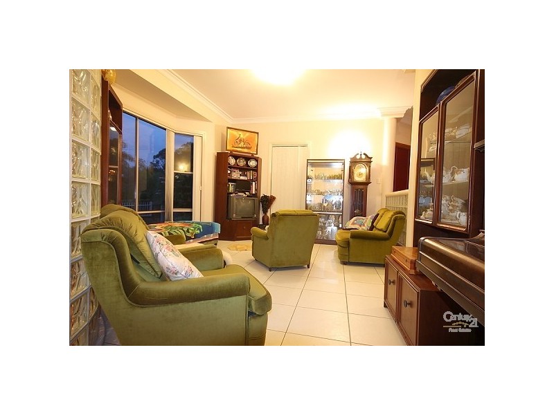 19 Cook Close, Southport QLD 4215