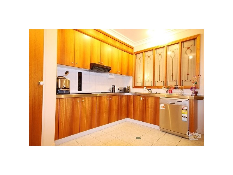 19 Cook Close, Southport QLD 4215