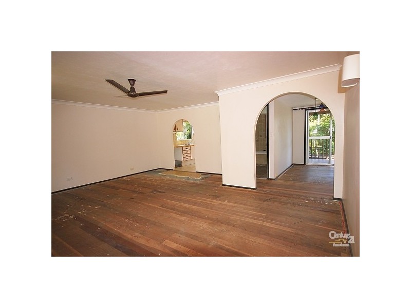 7 Larwon Terrace, Southport QLD 4215