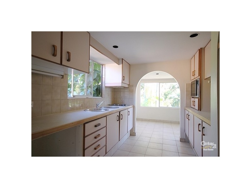 7 Larwon Terrace, Southport QLD 4215