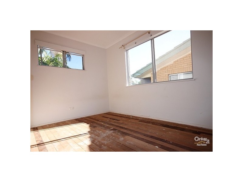 7 Larwon Terrace, Southport QLD 4215