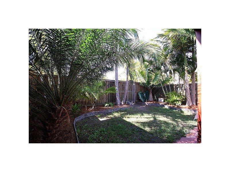 27/2 St Kevins Ave, Benowa QLD 4217