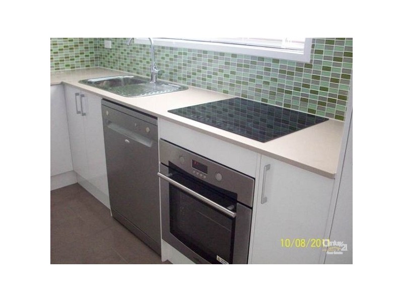 8/29 Ahern Street, Labrador QLD 4215