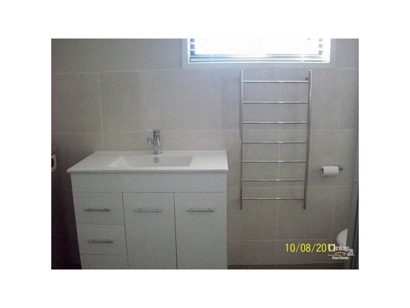 8/29 Ahern Street, Labrador QLD 4215