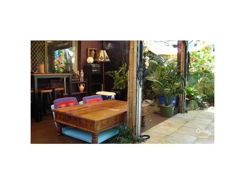 2/11 Stephanie Court, Labrador QLD 4215