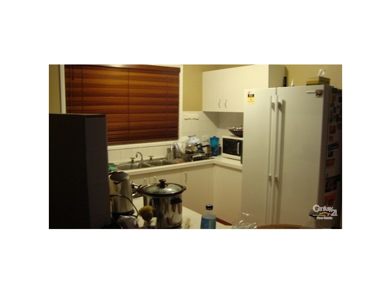 2/11 Stephanie Court, Labrador QLD 4215