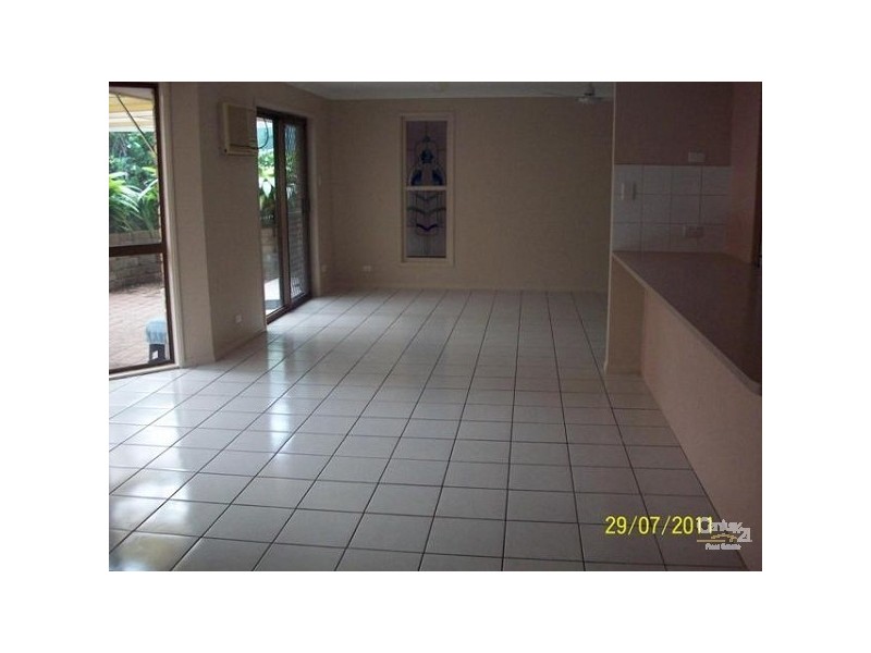 150 Olsen Ave, Arundel QLD 4214