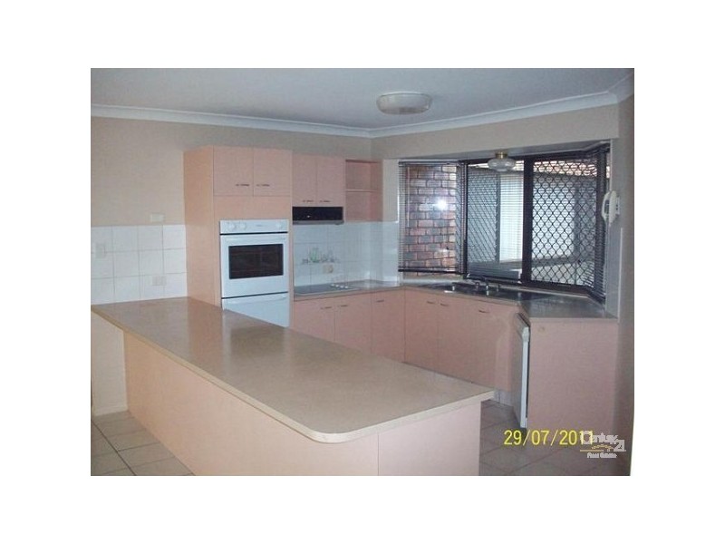 150 Olsen Ave, Arundel QLD 4214