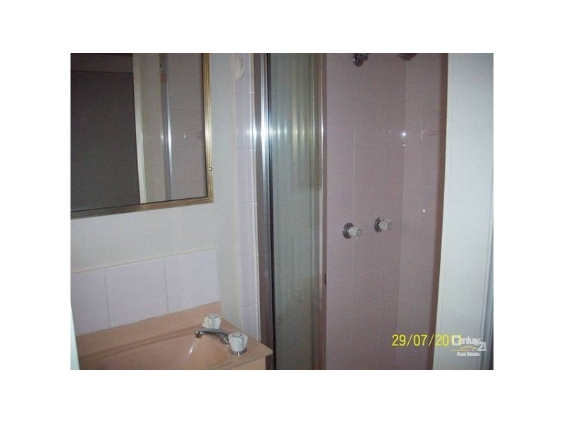 150 Olsen Ave, Arundel QLD 4214