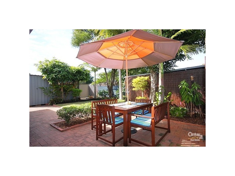 2/3 Stephenson Street, Labrador QLD 4215