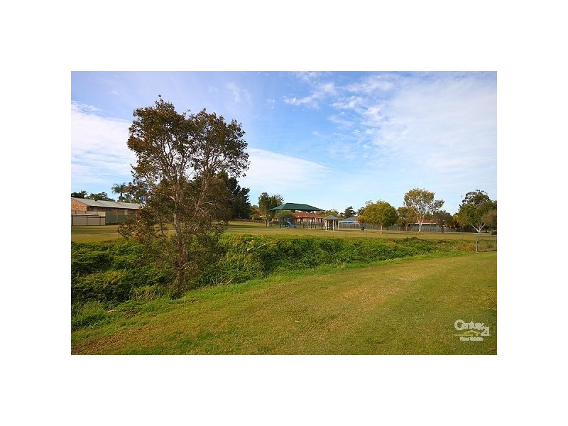 2/3 Stephenson Street, Labrador QLD 4215