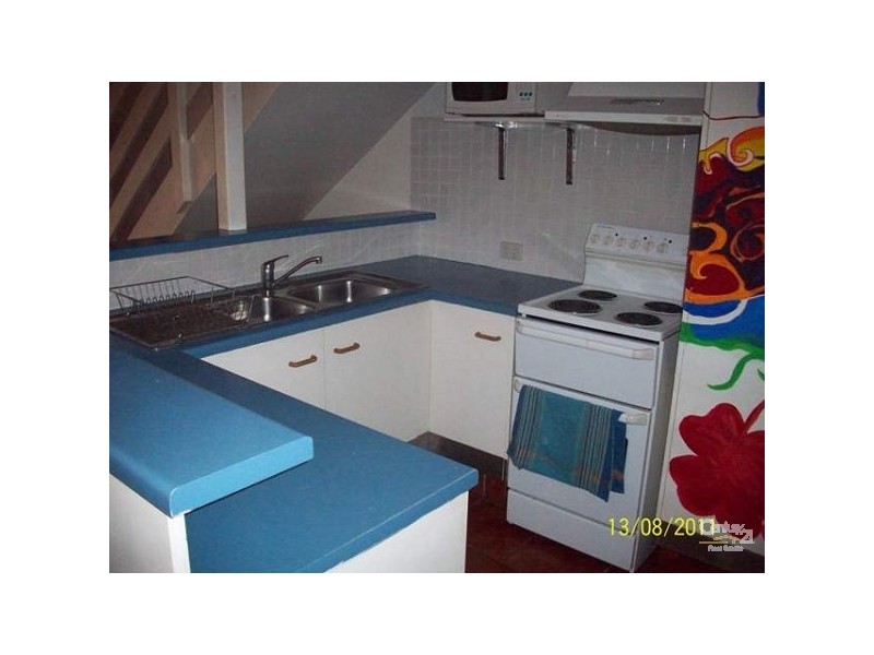 4/63 Olsen Avenue, Labrador QLD 4215