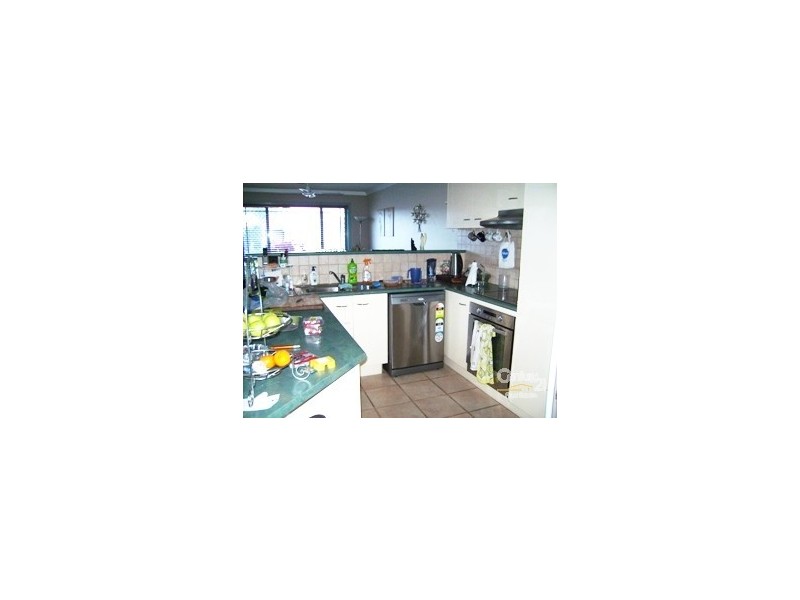 2/5 Jenaya Place, Labrador QLD 4215