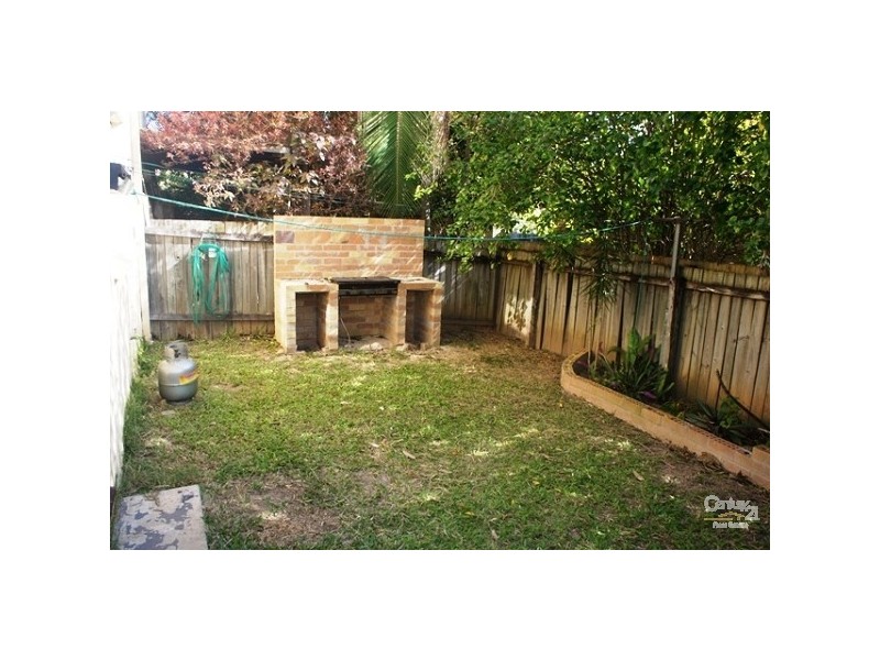 2/13-37 Brown Street, Labrador QLD 4215