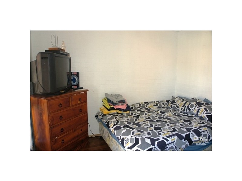 2/13-37 Brown Street, Labrador QLD 4215