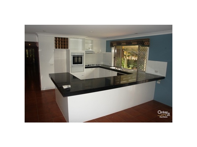 10 Carrumbella Drive, Arundel QLD 4214