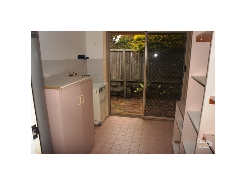 10 Carrumbella Drive, Arundel QLD 4214