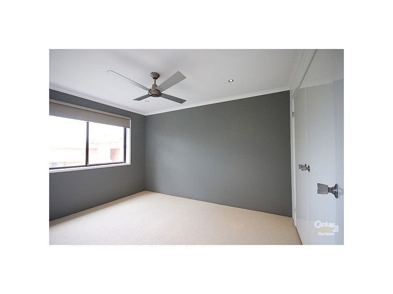 16/25 Ahern Street, Labrador QLD 4215