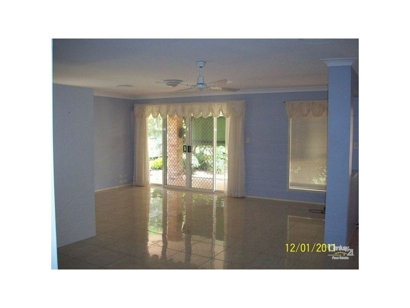 7/218 Central, Labrador QLD 4215