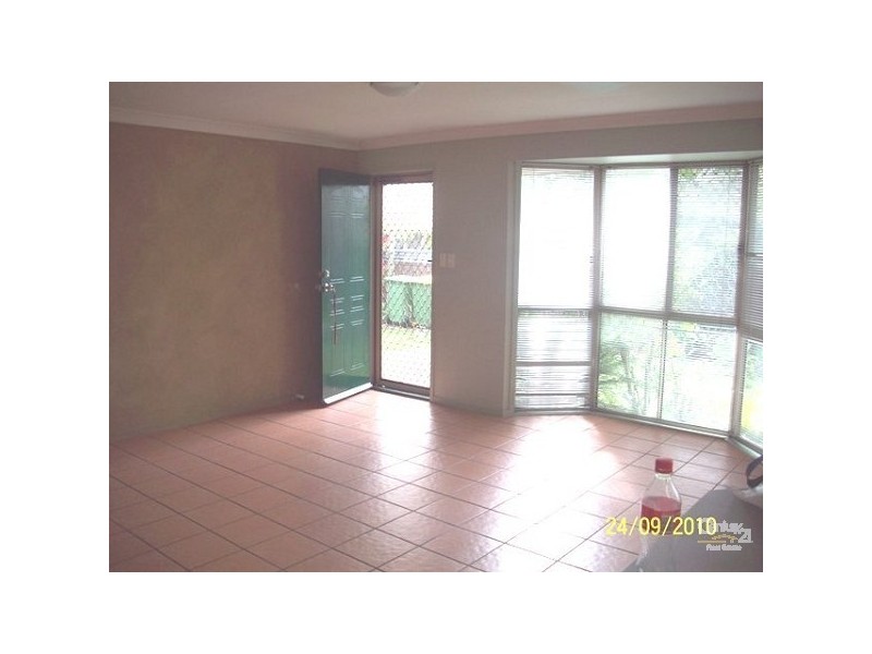 2/1 Jessica Court, Arundel QLD 4214