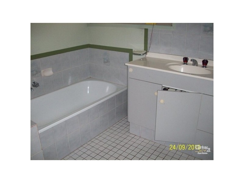 2/1 Jessica Court, Arundel QLD 4214