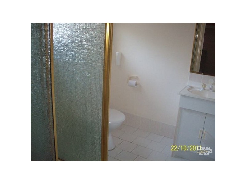 1/15 Annette Court, Labrador QLD 4215