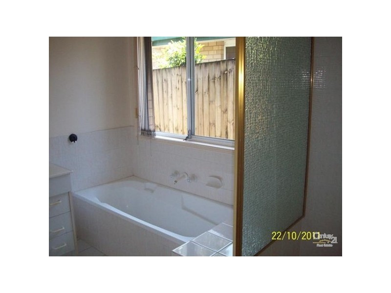 1/15 Annette Court, Labrador QLD 4215