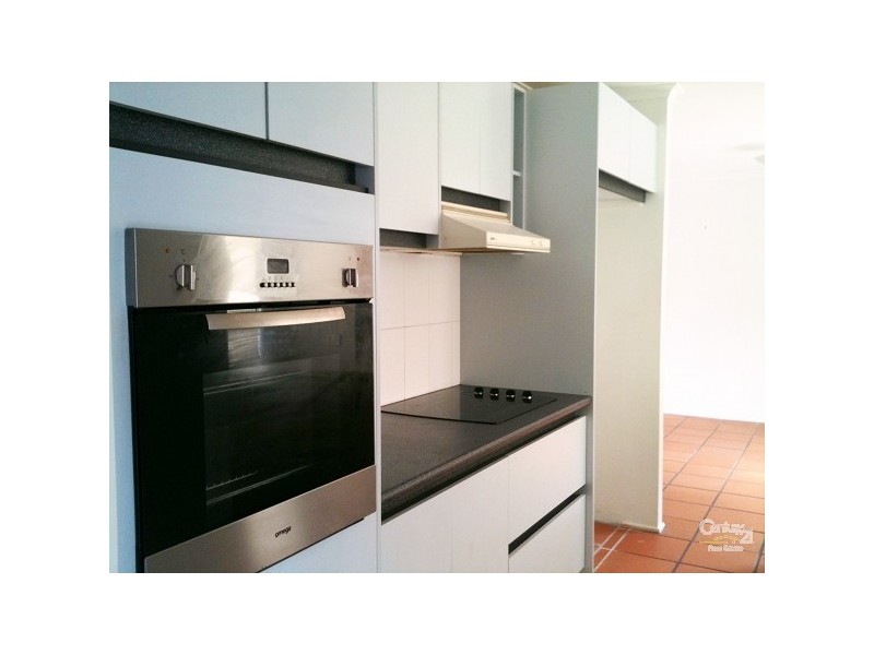 41 Allied Drive, Arundel QLD 4214