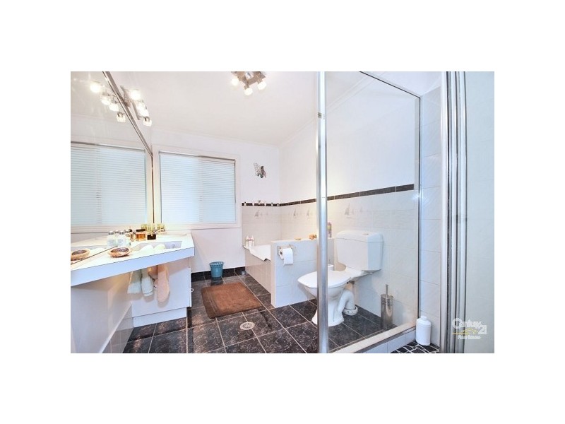 28 Viscount Drive, Tallai QLD 4213