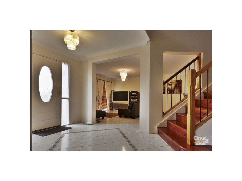 35 Lillywood Cct, Molendinar QLD 4214