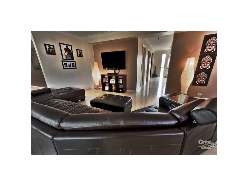 35 Lillywood Cct, Molendinar QLD 4214