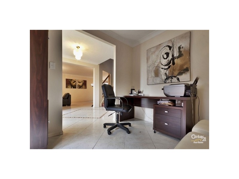 35 Lillywood Cct, Molendinar QLD 4214