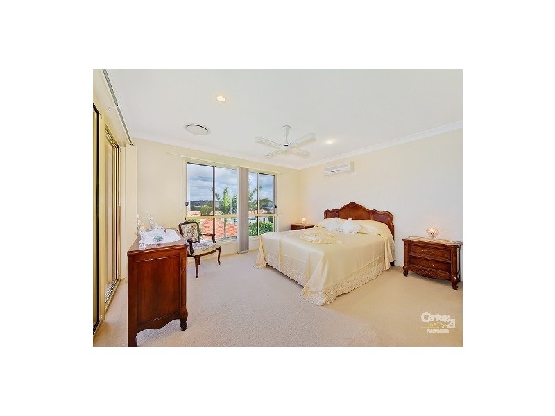 5 Golden Bear Drive, Arundel QLD 4214