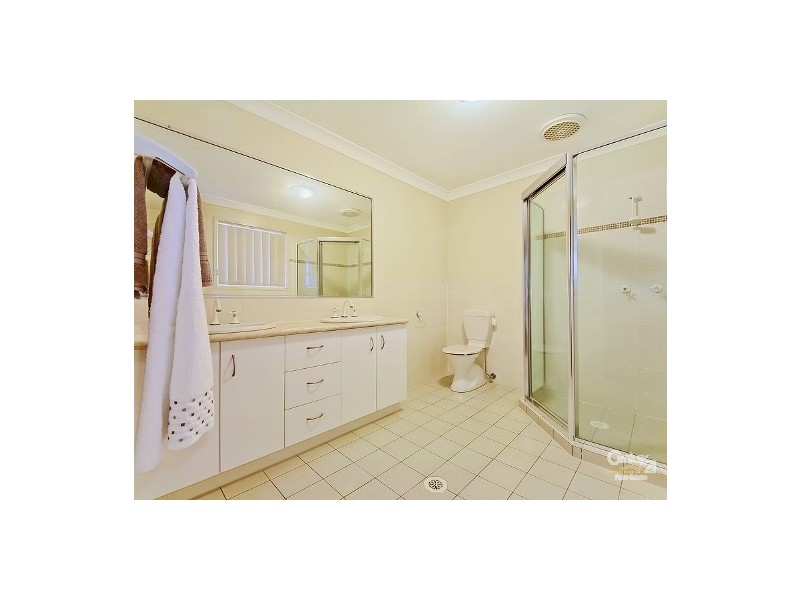 5 Golden Bear Drive, Arundel QLD 4214