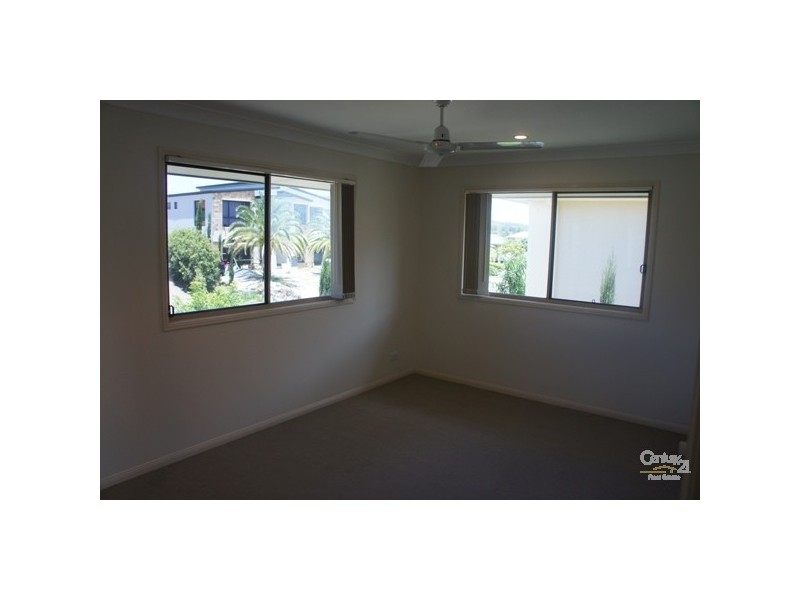 66 Golden Bear Drive, Arundel QLD 4214