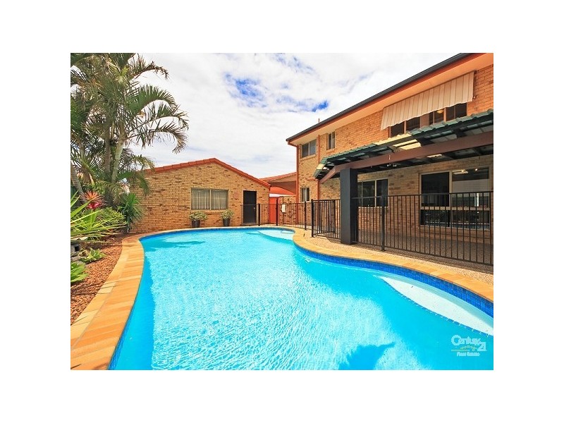 6 Lobb Street, Arundel QLD 4214