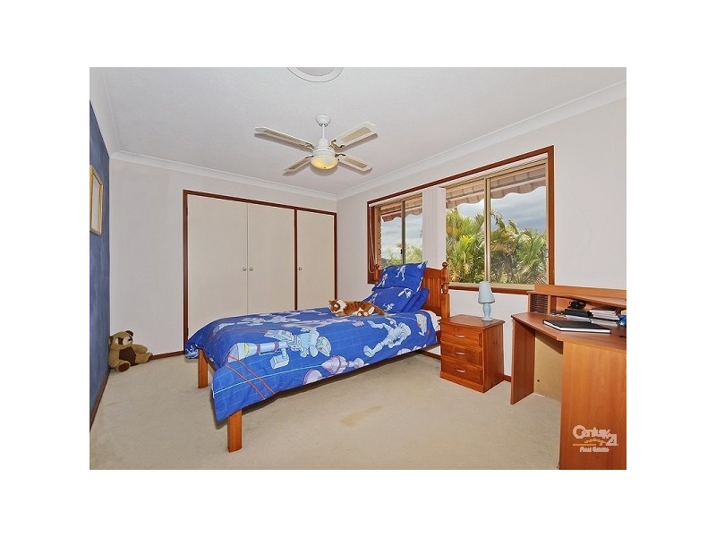 6 Lobb Street, Arundel QLD 4214