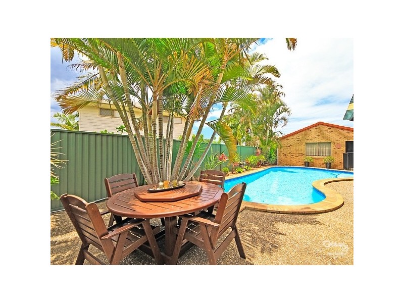 6 Lobb Street, Arundel QLD 4214