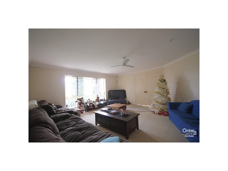 8 Golden Bear Drive, Arundel QLD 4214
