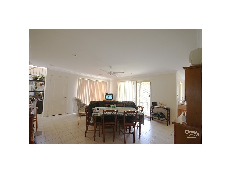 8 Golden Bear Drive, Arundel QLD 4214