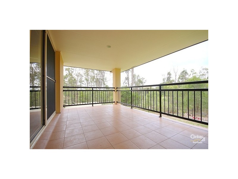 8 Golden Bear Drive, Arundel QLD 4214