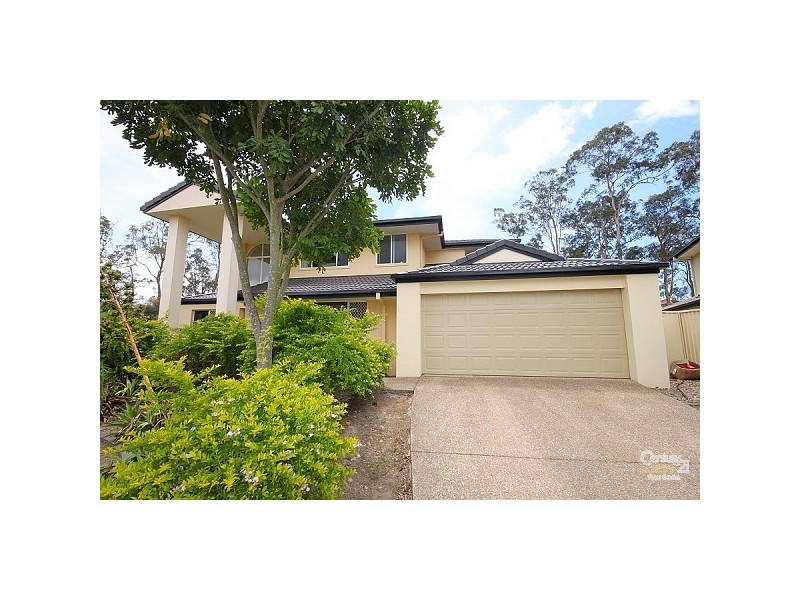 8 Golden Bear Drive, Arundel QLD 4214