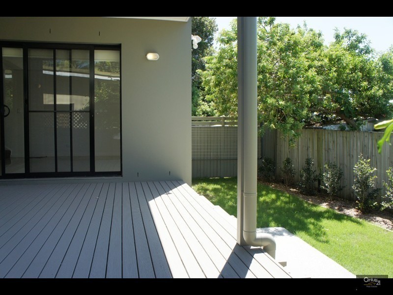 1/7  Penrock Pde, Labrador QLD 4215