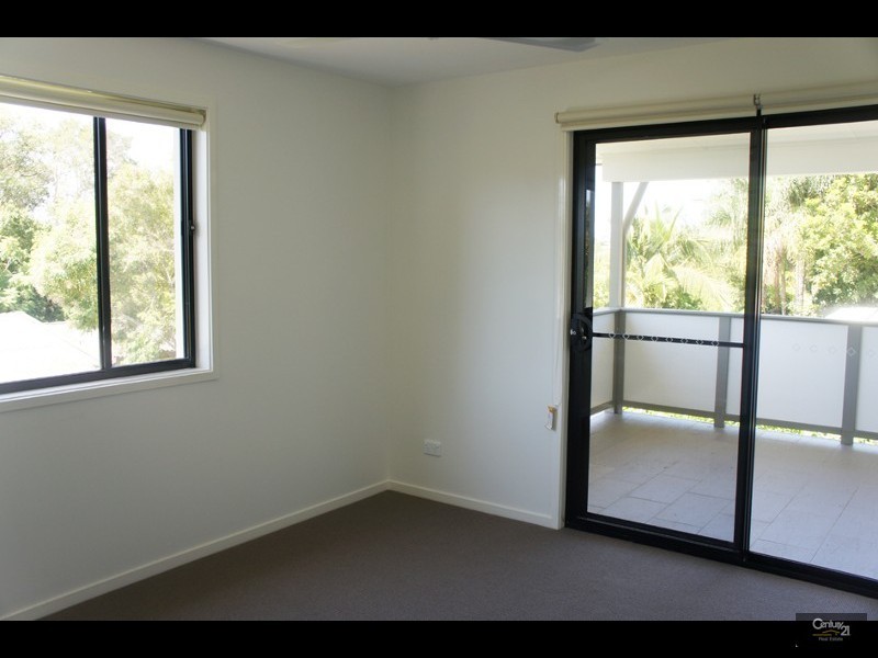 1/7  Penrock Pde, Labrador QLD 4215